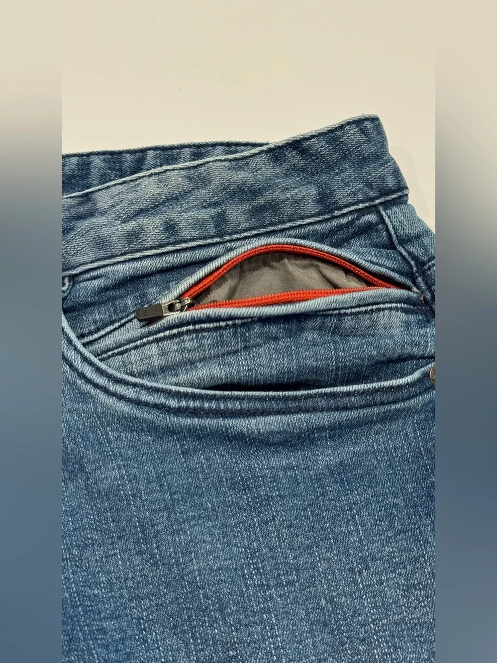 PrAna Breathe Men's 38x32 Straight Leg Denim Blue Jeans Zipper Pocket